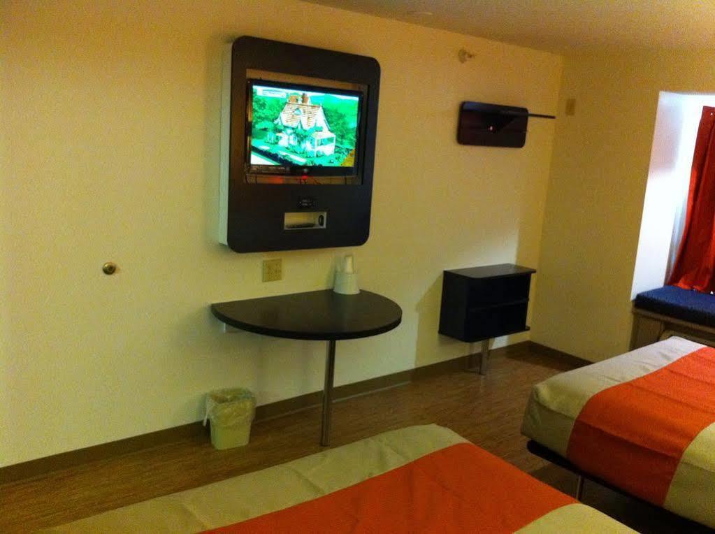 Motel 6 Indianapolis Carmel Eksteriør bilde